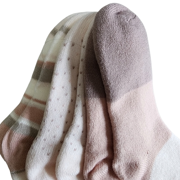 NWT Cozy Fuzzy Socks Pastel Neutrals - Set Of 3 - Picture 2 of 7